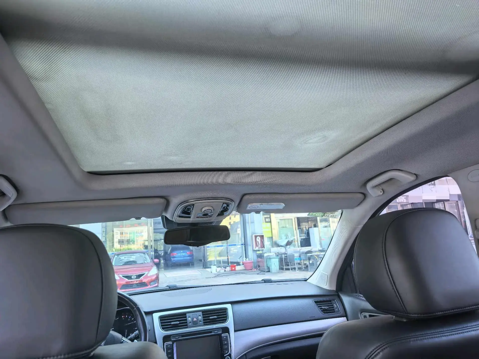 2017 HAVAL H8 thumbnail 3