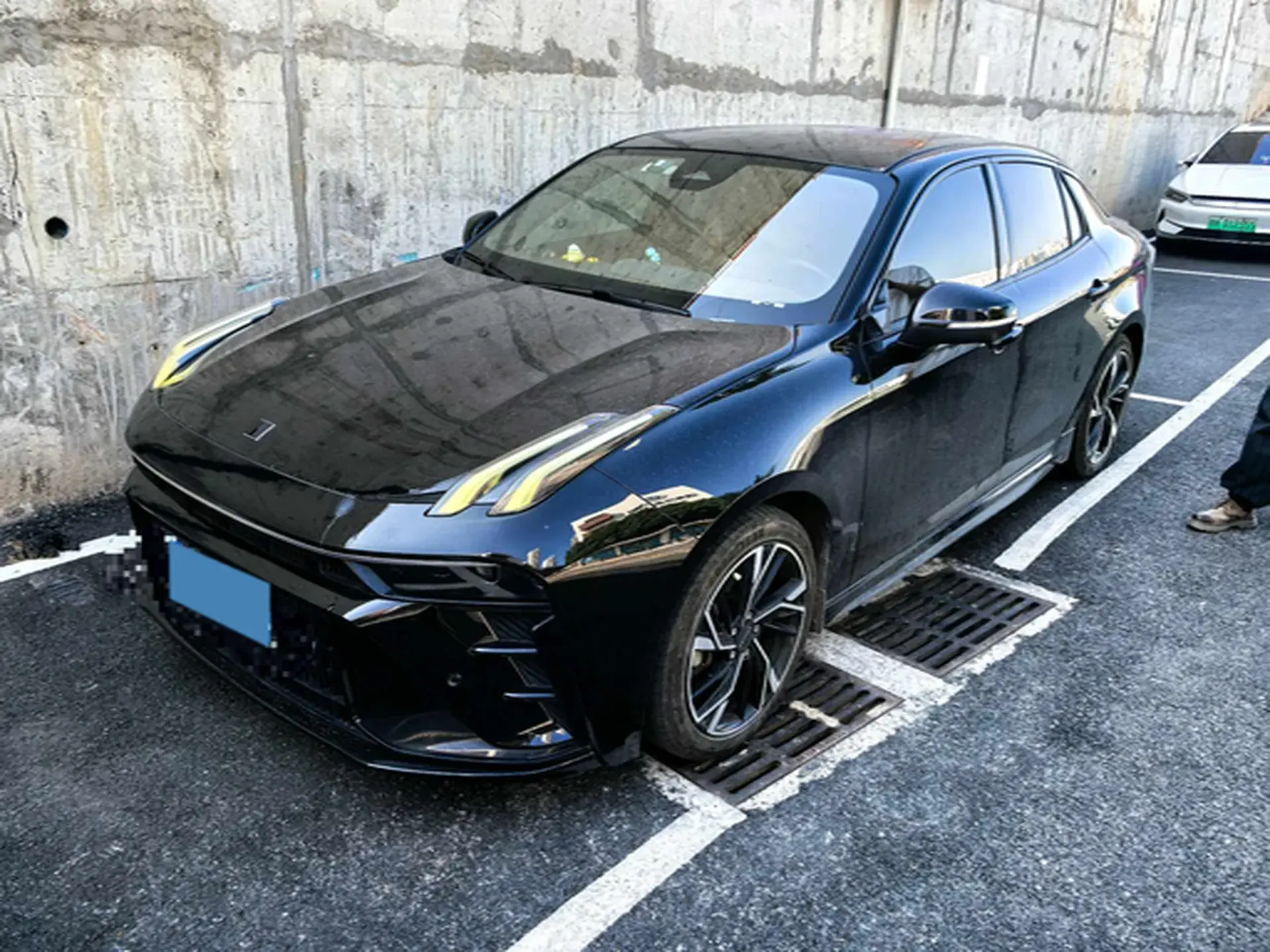 2023 LYNK&CO 03 view 1