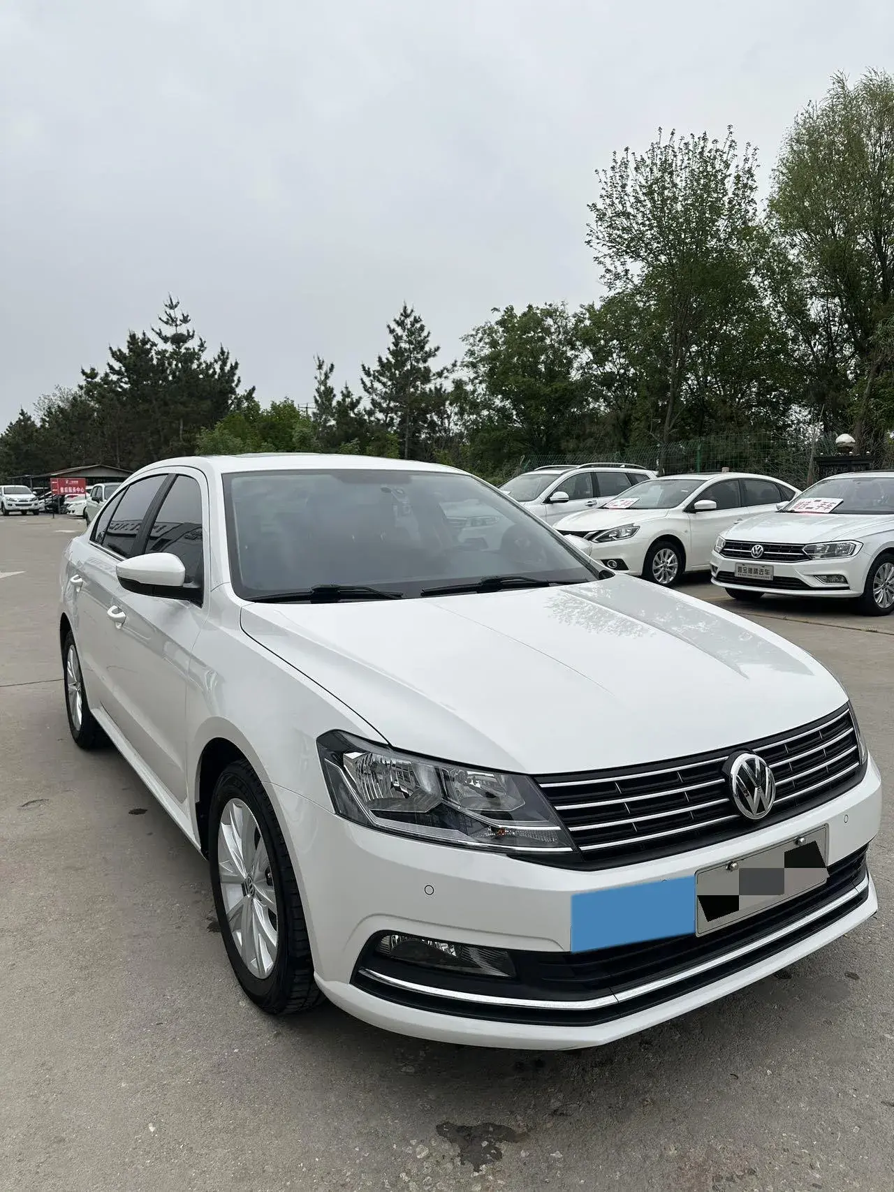 2017 VOLKSWAGEN LAVIDA thumbnail 3