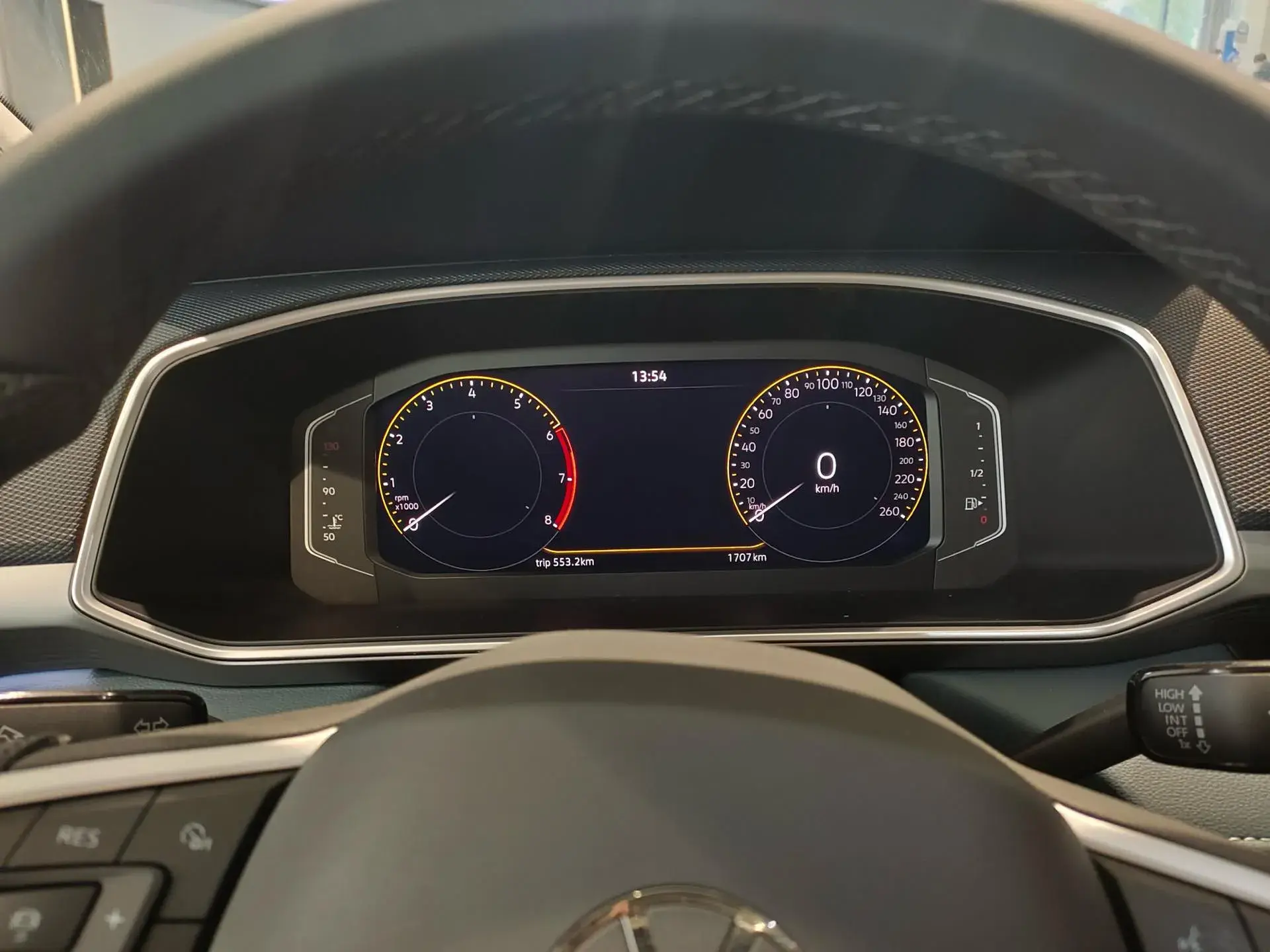 2024 VOLKSWAGEN THARU thumbnail 4