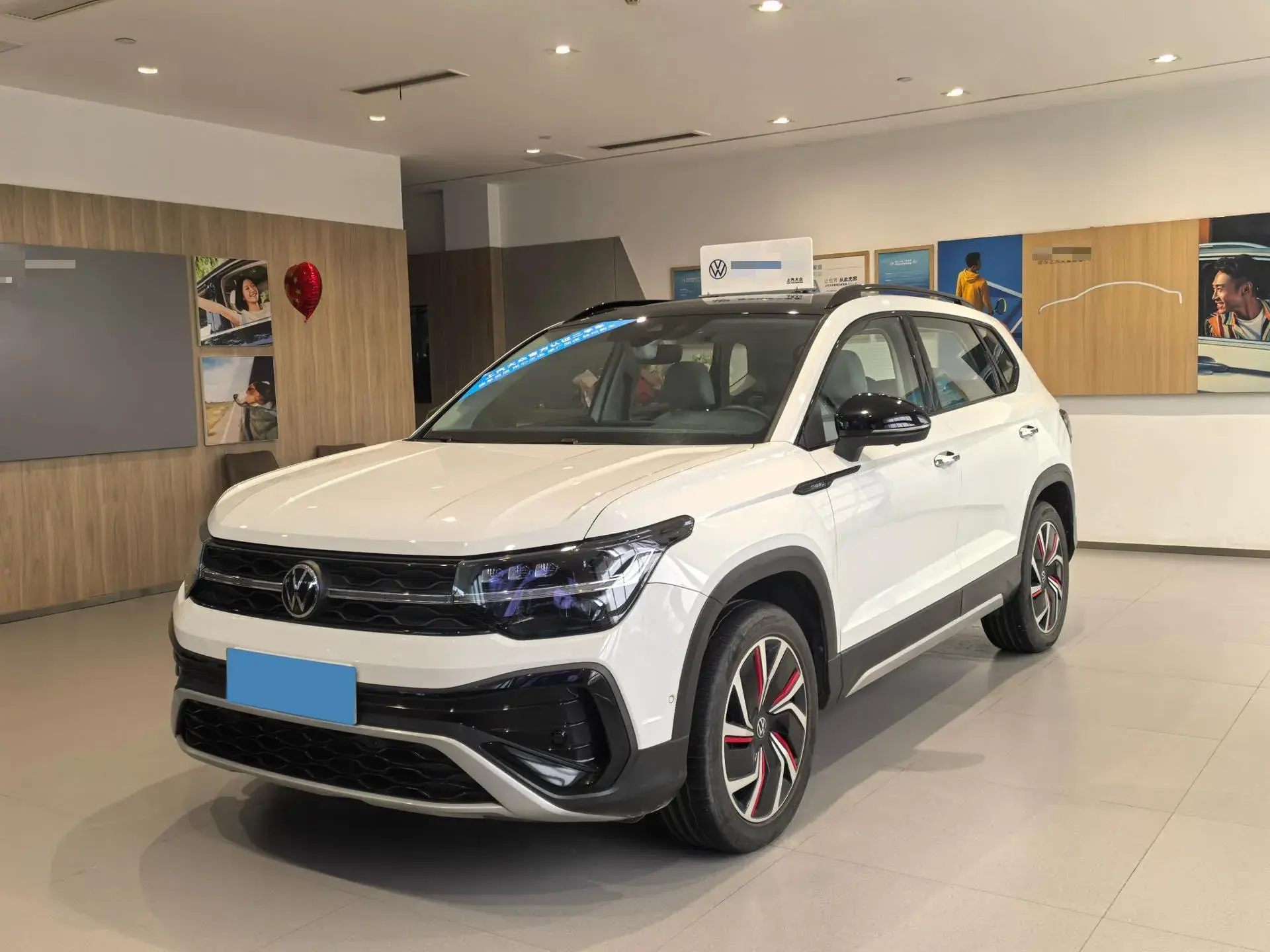 2024 VOLKSWAGEN THARU view 1