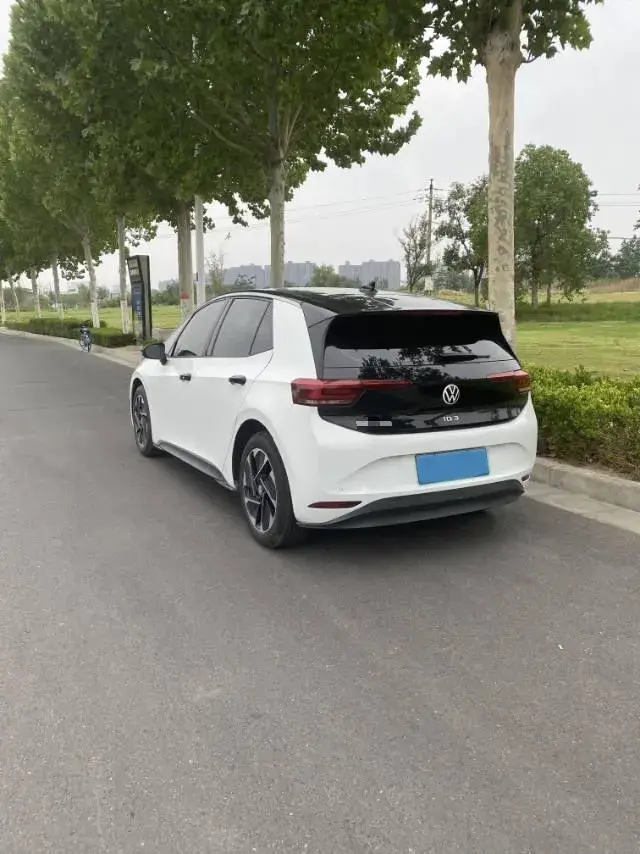 2024 VOLKSWAGEN ID.3 thumbnail 4