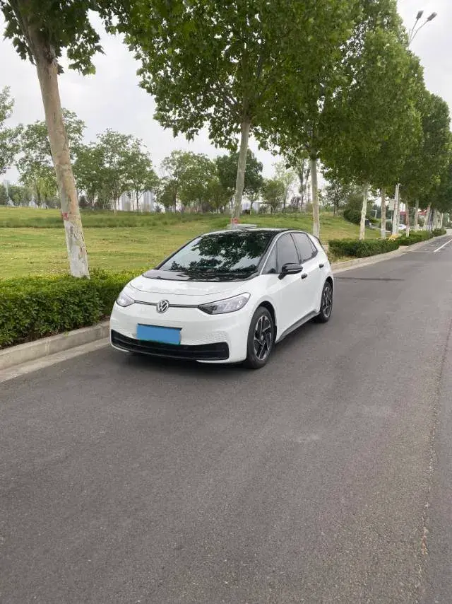 2024 VOLKSWAGEN ID.3 view 1