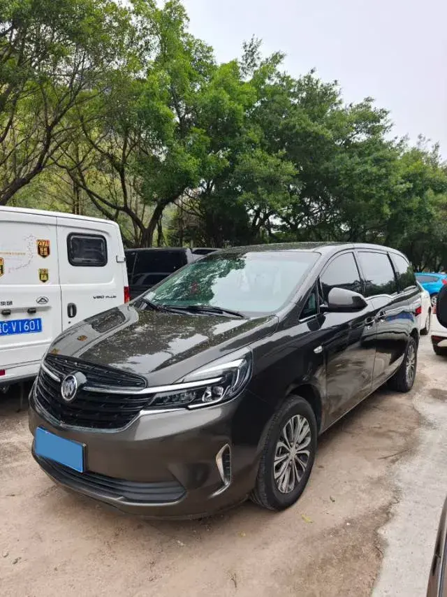 2022 BUICK GL8 view 1