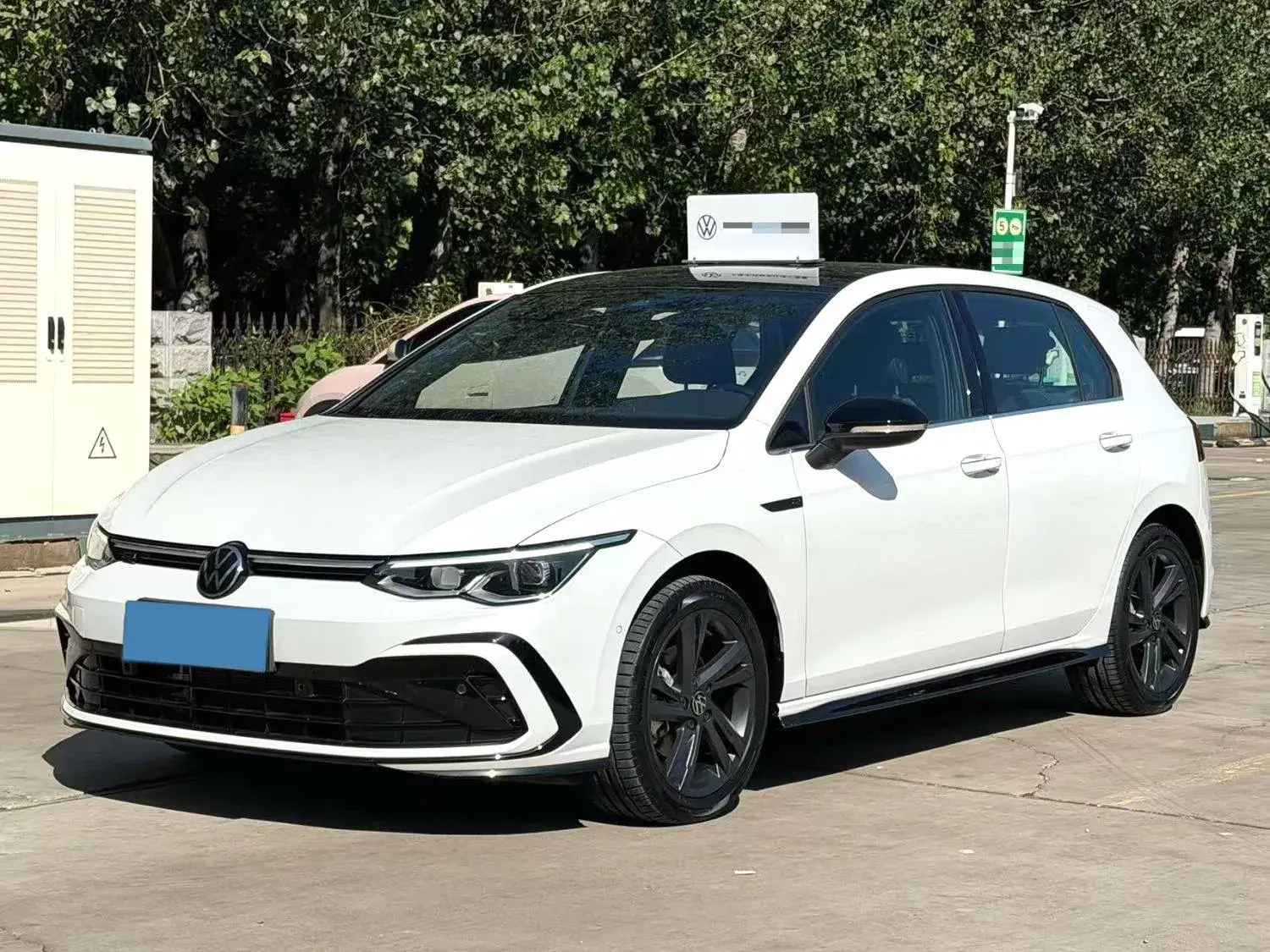 2021 VOLKSWAGEN GOLF view 1