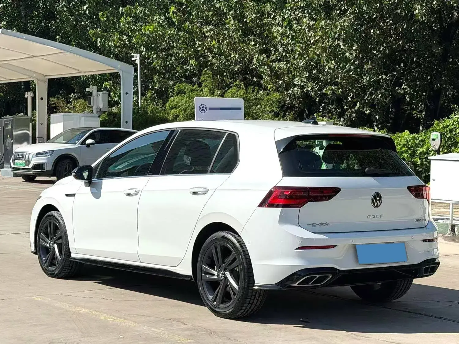 2021 VOLKSWAGEN GOLF thumbnail 3