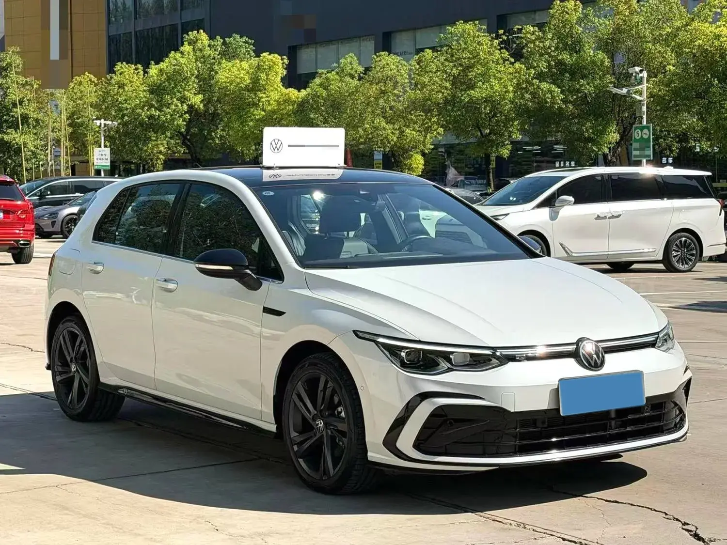 2021 VOLKSWAGEN GOLF thumbnail 4