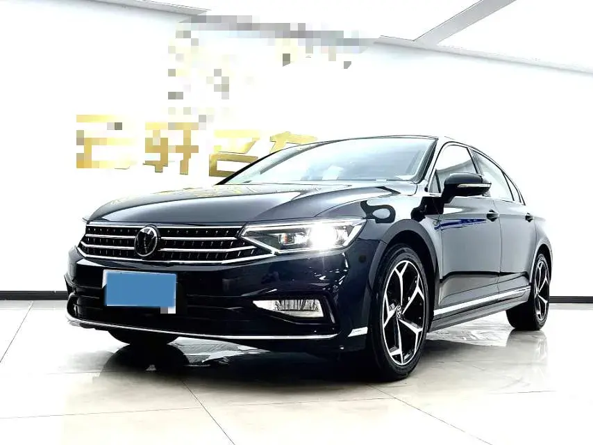 2024 VOLKSWAGEN MAGOTAN view 1