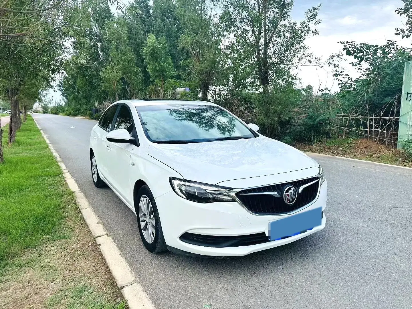 2019 BUICK EXCELLE thumbnail 3