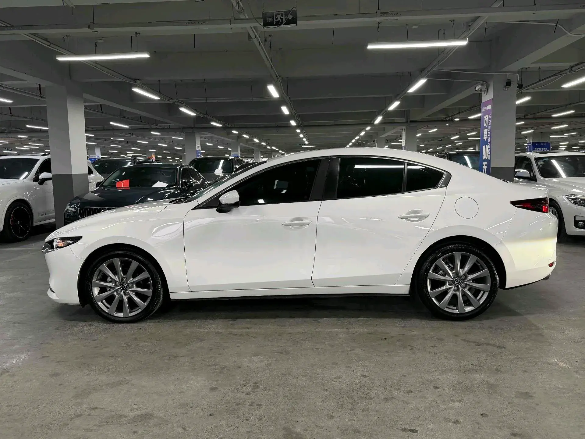 2022 MAZDA 3 thumbnail 4