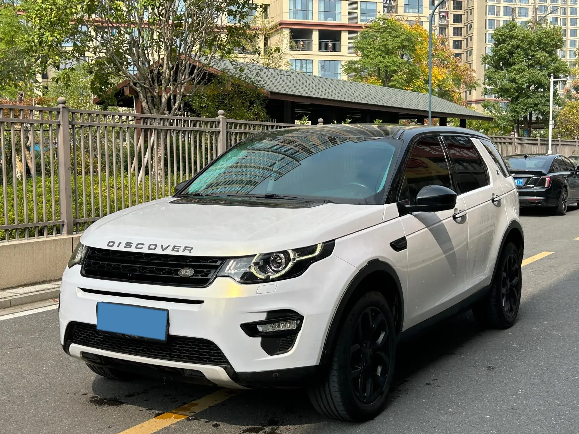 2018 LAND ROVER view 1