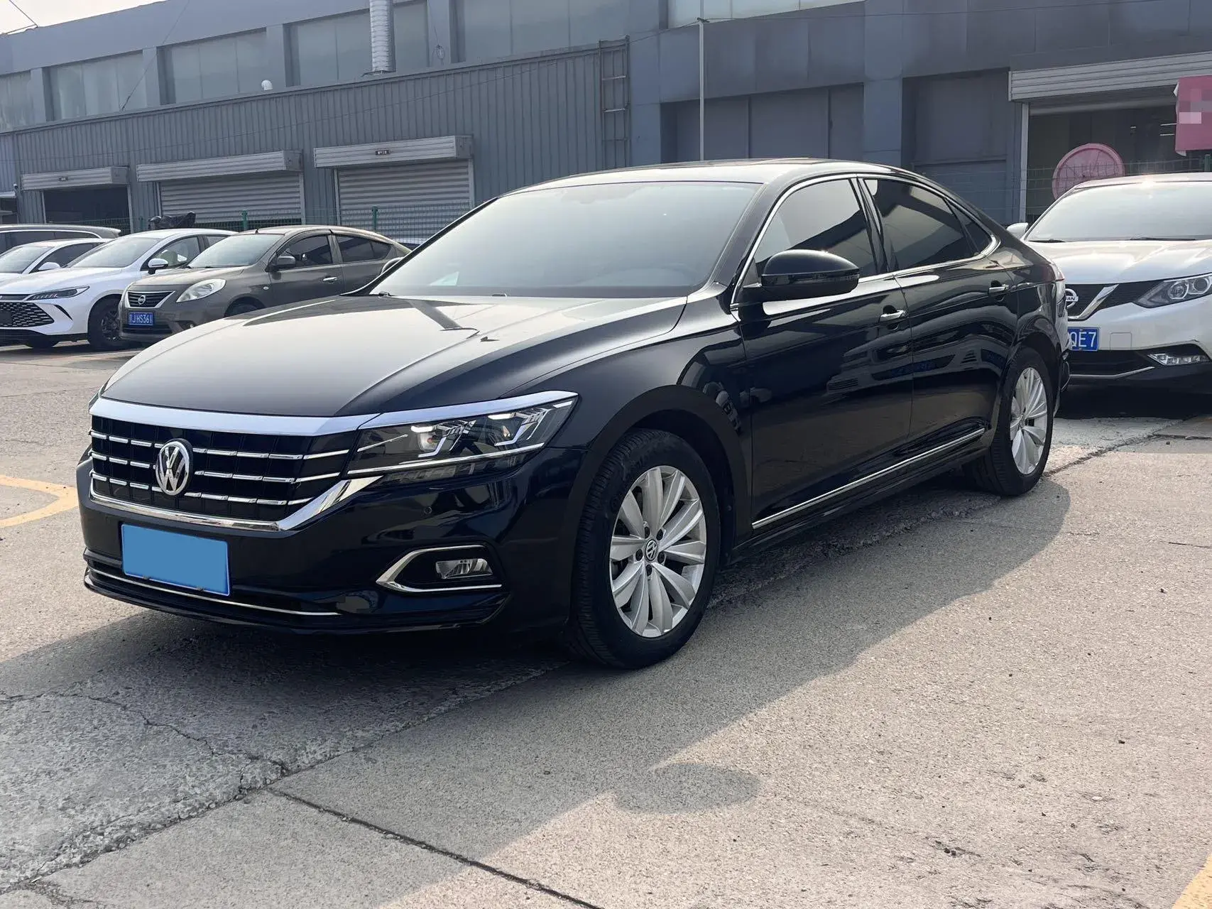 2019 VOLKSWAGEN PASSAT view 1