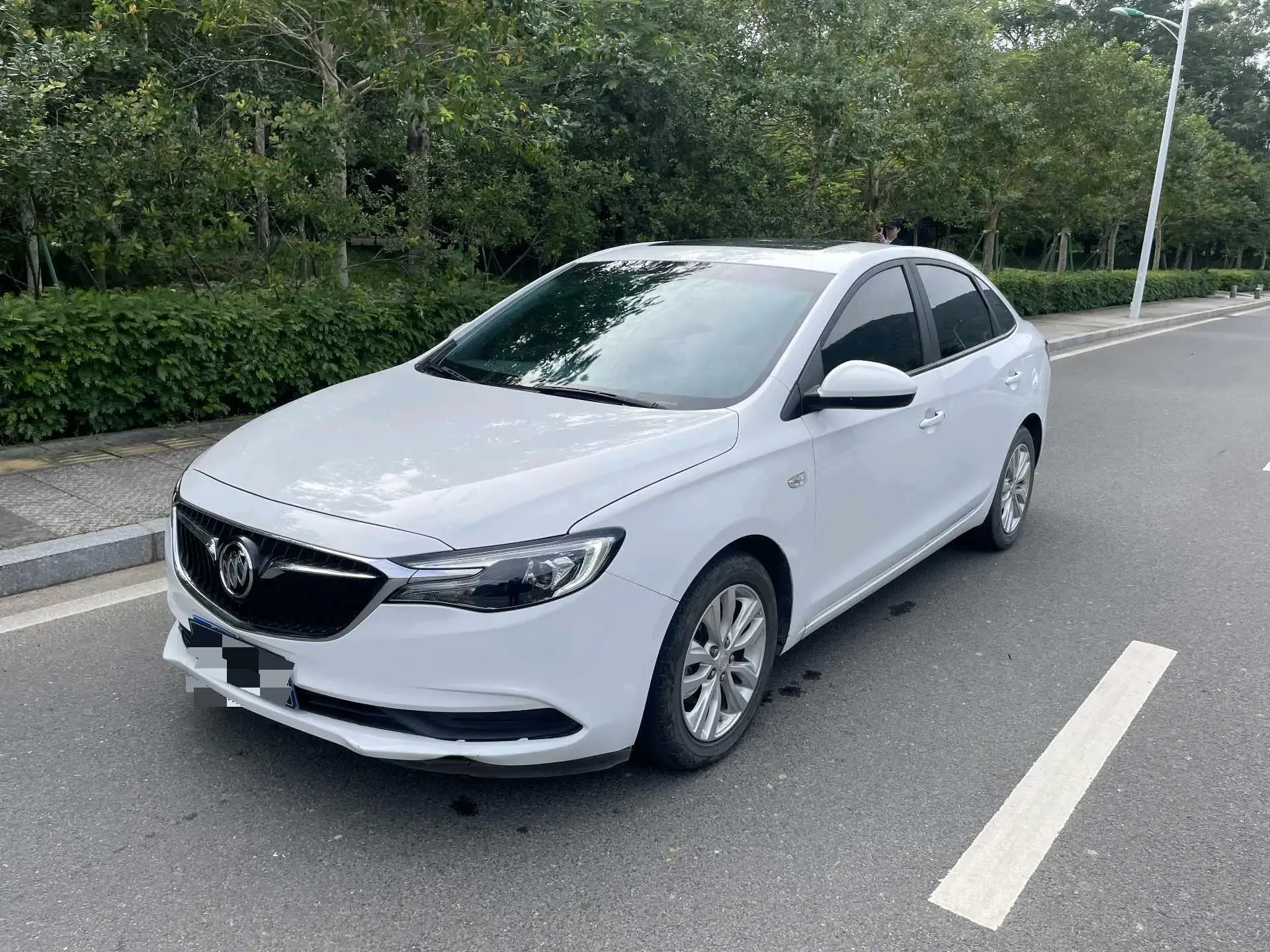 2021 BUICK EXCELLE view 1