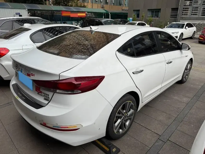2016 HYUNDAI ELANTRA thumbnail 2