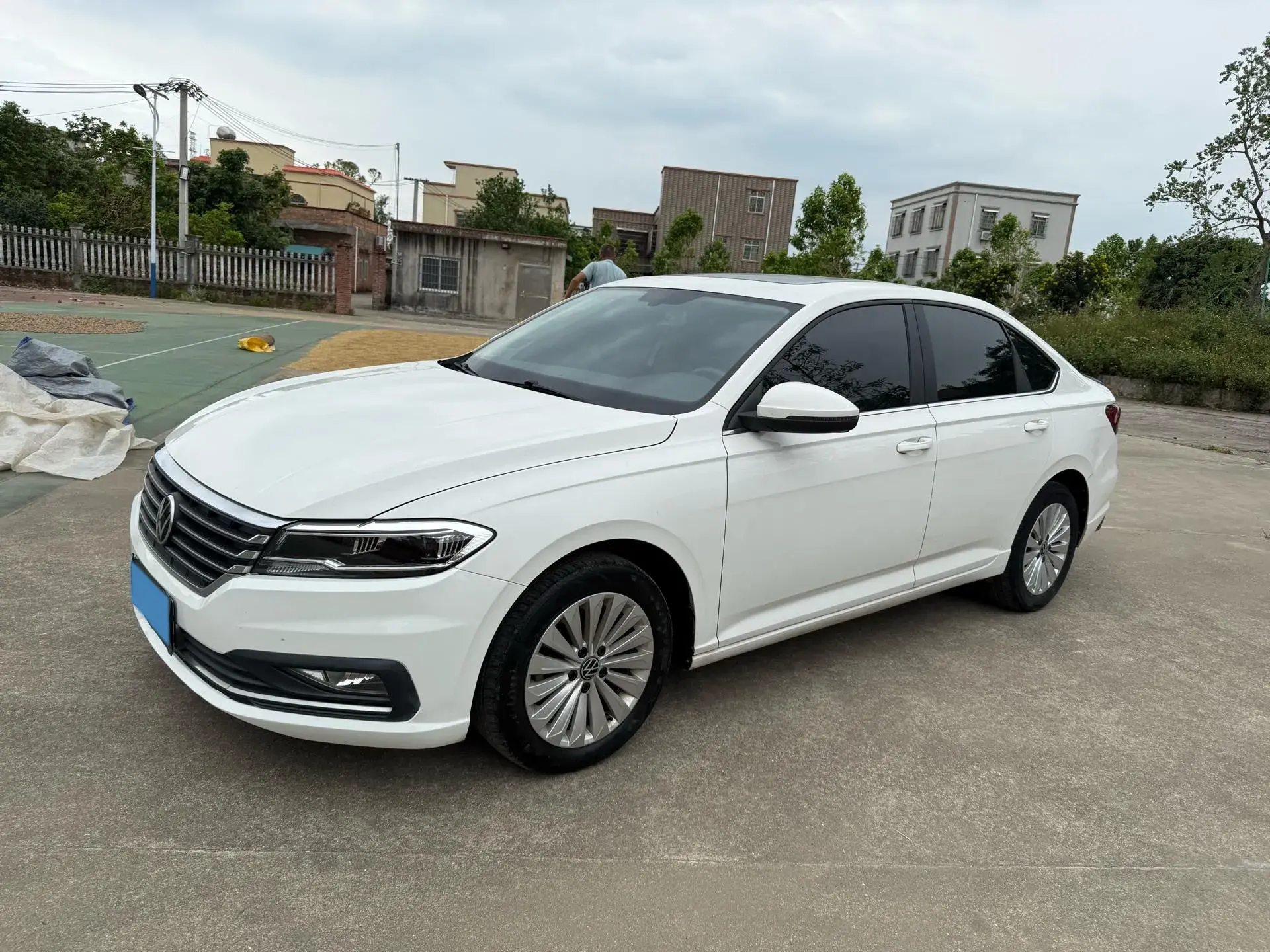 2021 VOLKSWAGEN LAVIDA view 1