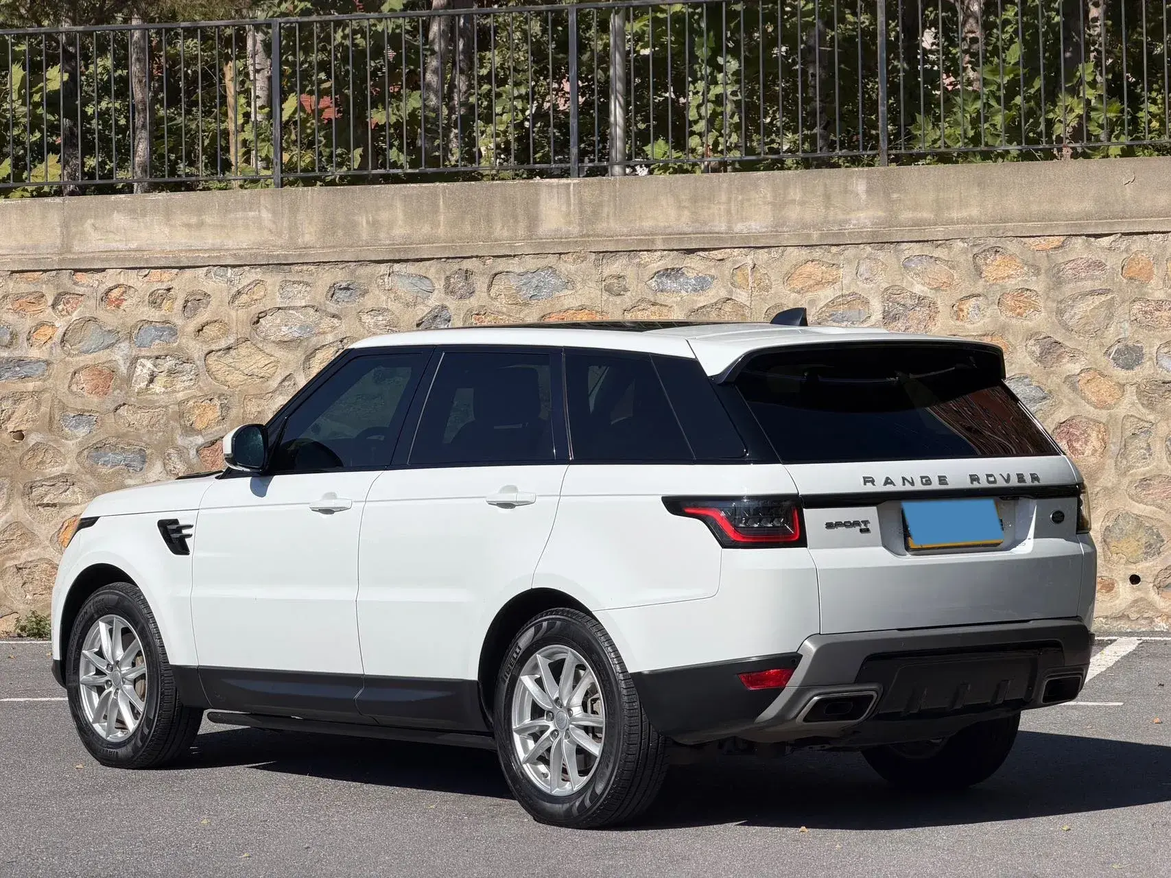 2020 LAND ROVER thumbnail 3