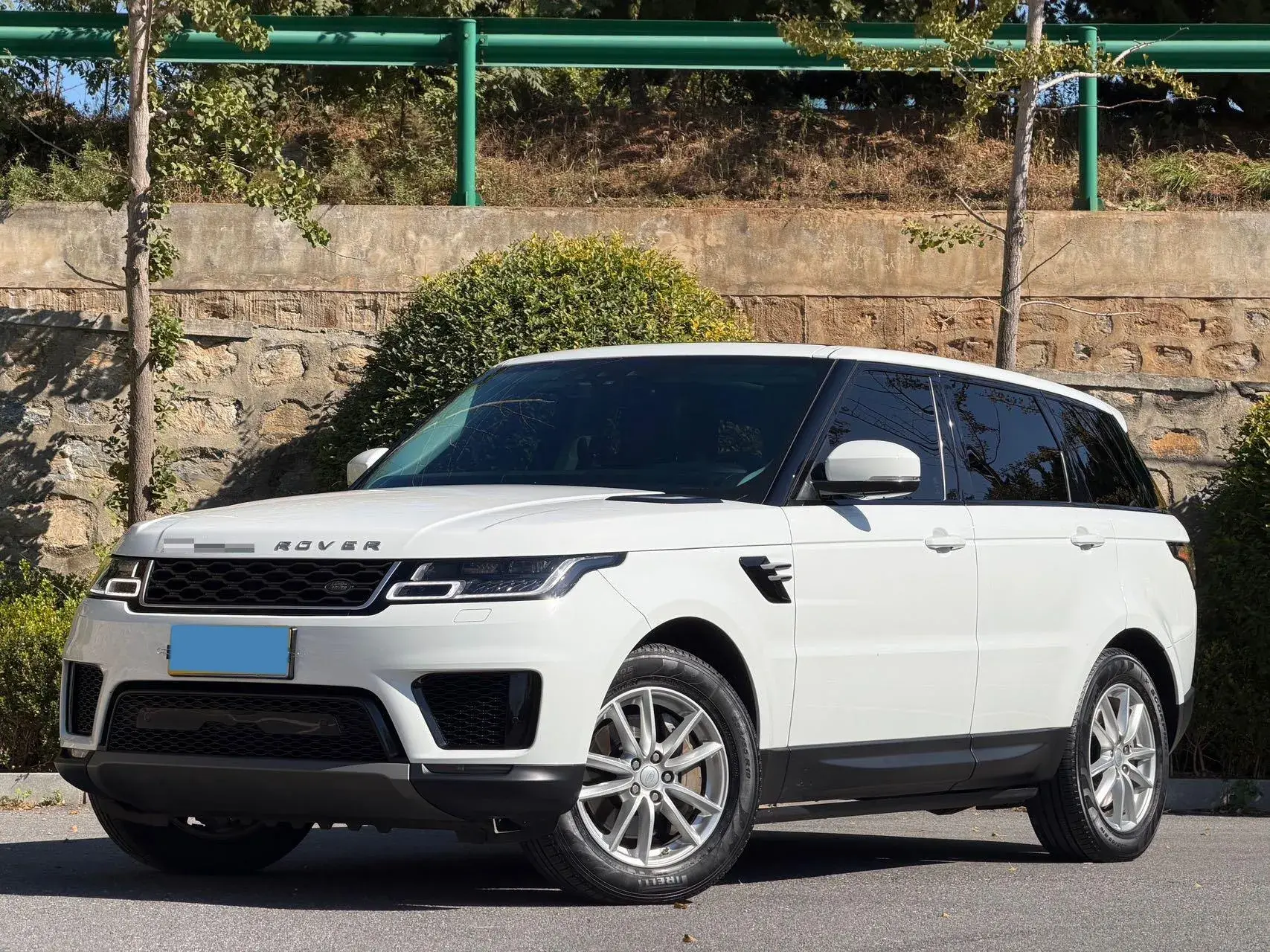2020 LAND ROVER view 1