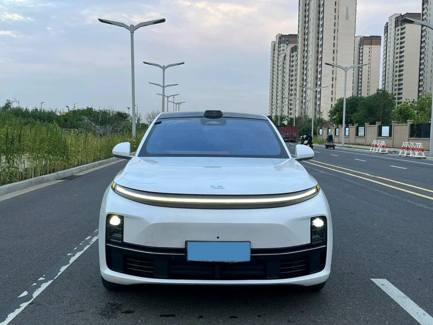 2023 LI L7 thumbnail 3