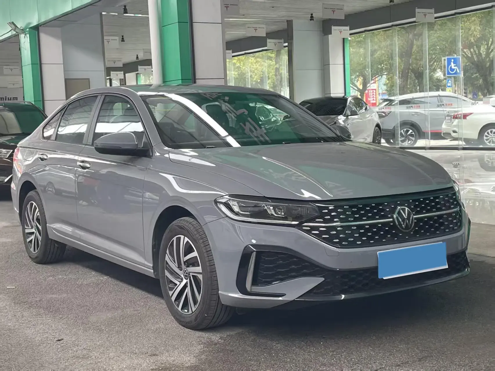 2024 VOLKSWAGEN LAVIDA thumbnail 3