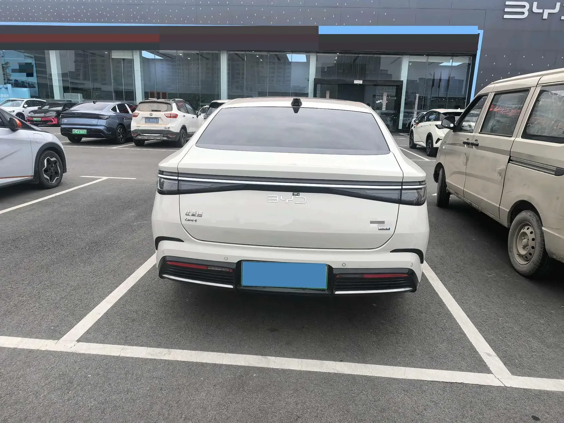 2025 BYD SEAL07 thumbnail 3