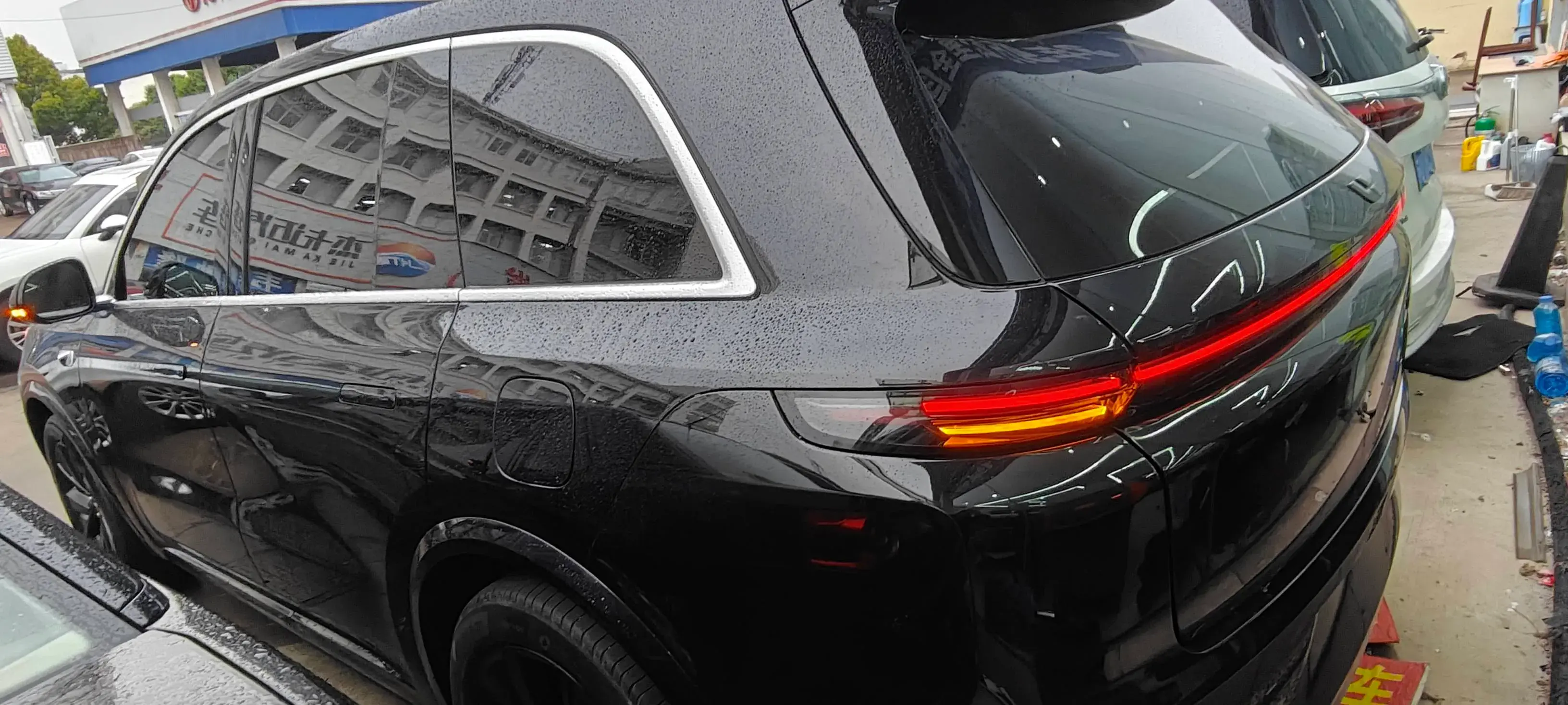 2023 LI L8 thumbnail 4