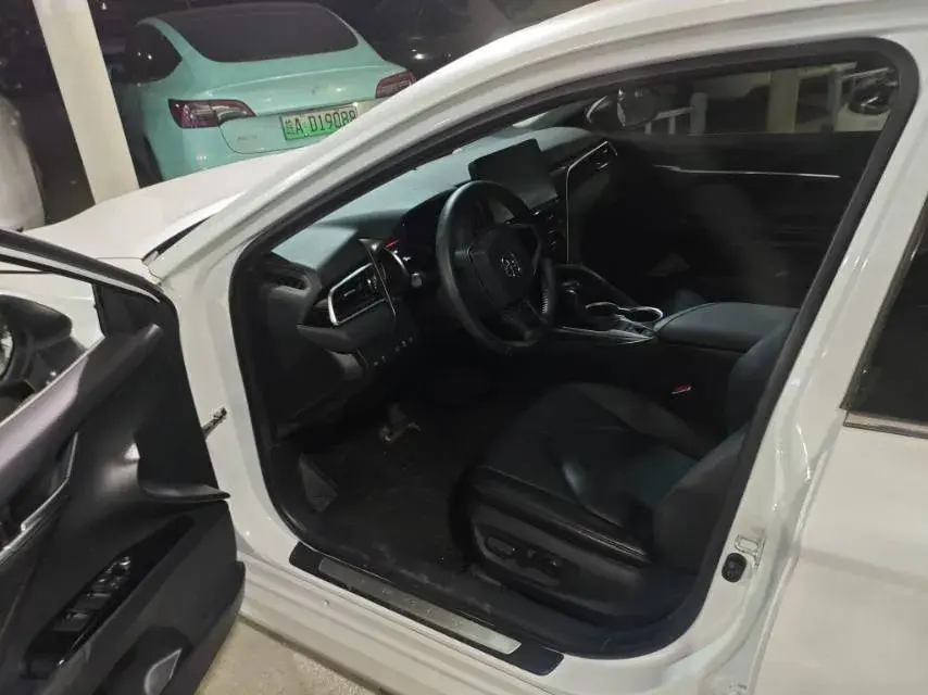 2023 TOYOTA CAMRY thumbnail 3