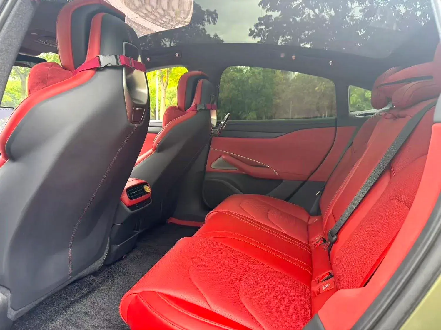 2024 MI SU7 thumbnail 4