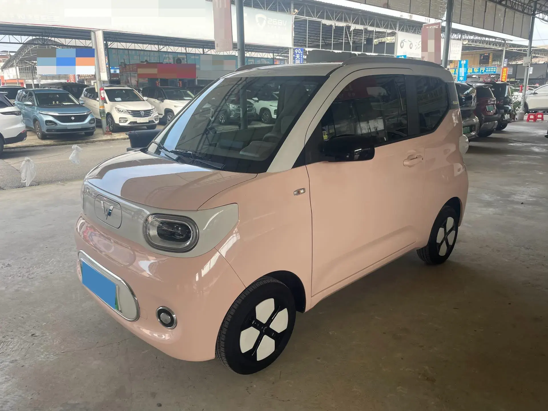 2024 WULING HONGGUANG view 1