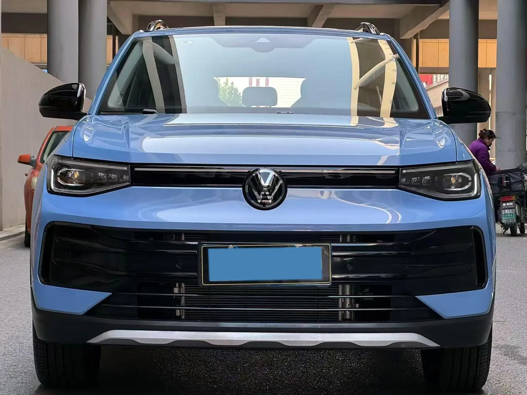 2025 VOLKSWAGEN THARU thumbnail 2