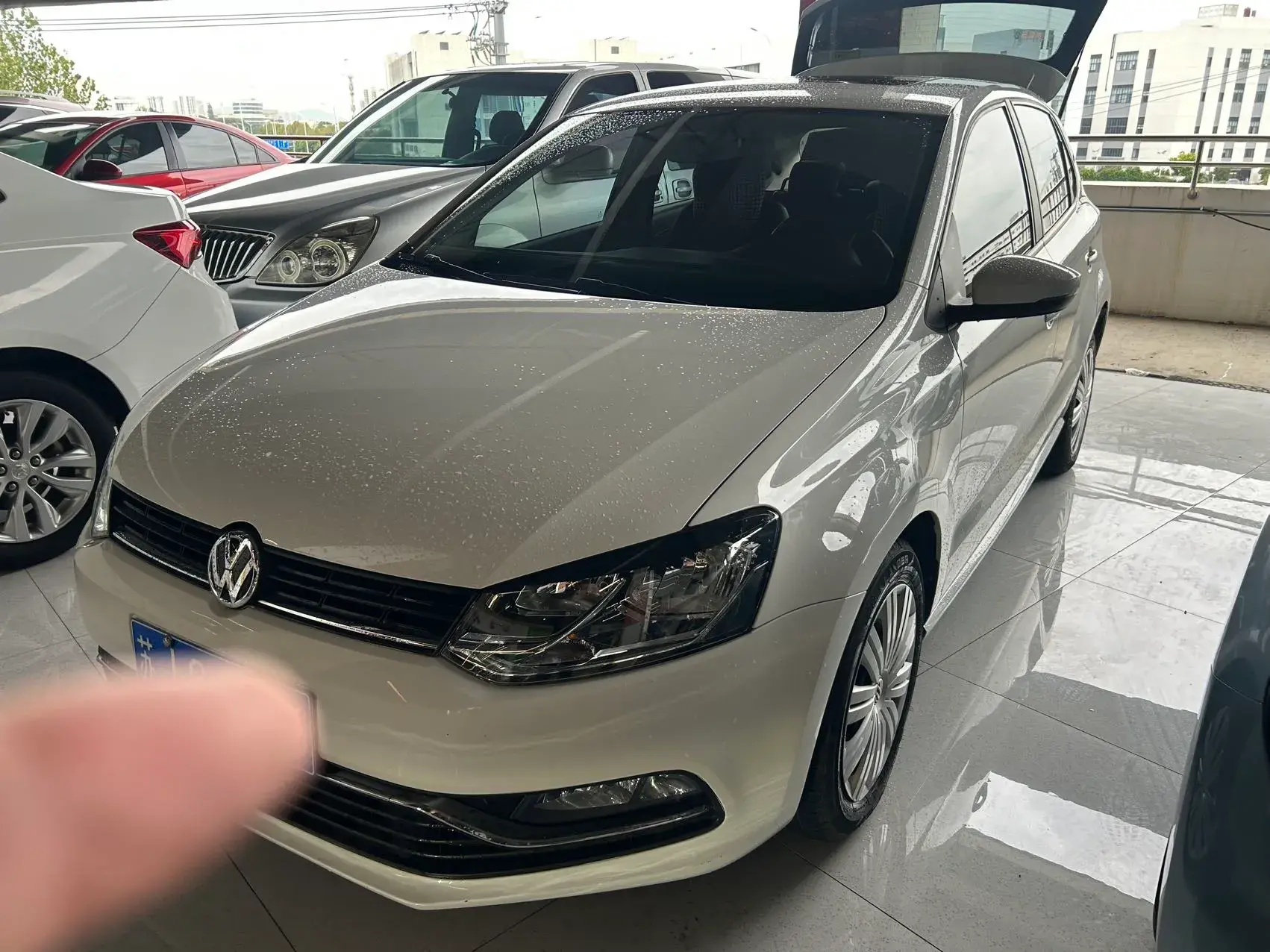 2018 VOLKSWAGEN POLO view 1