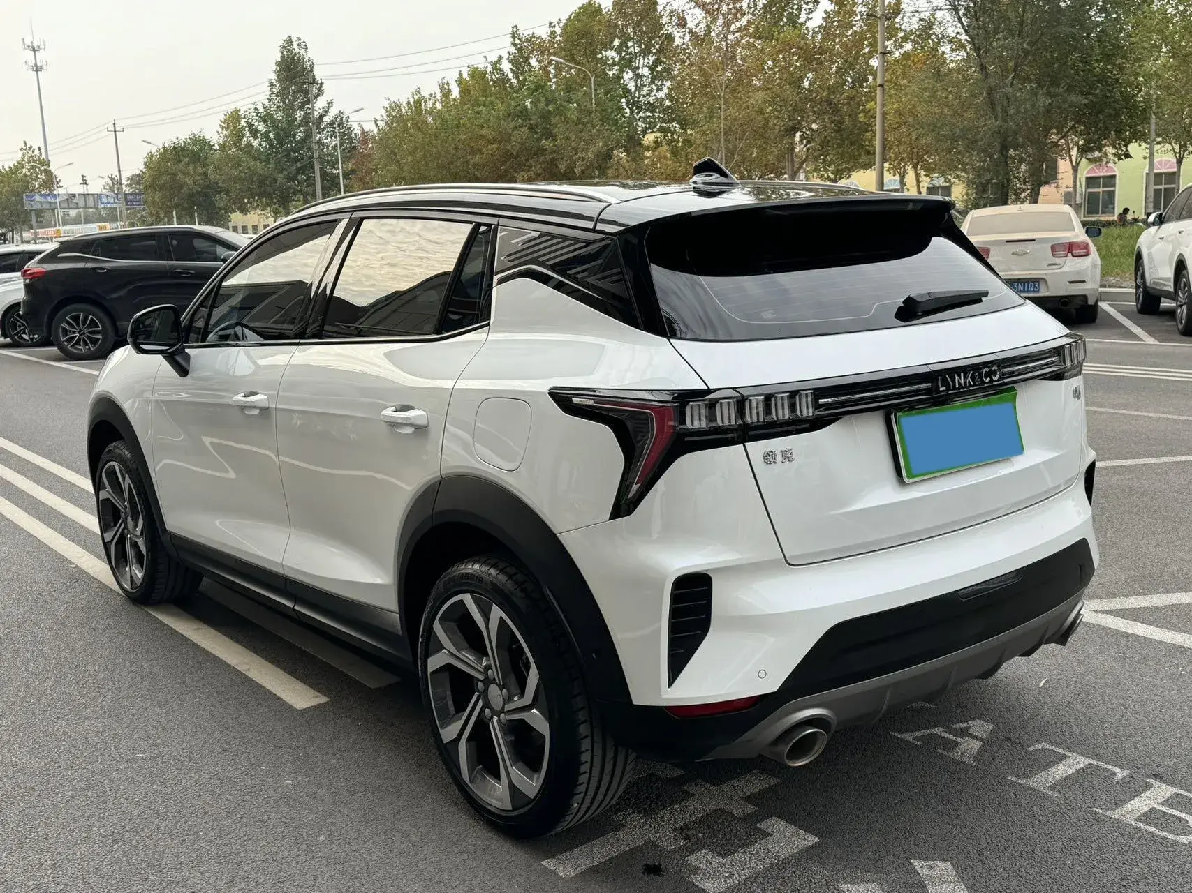 2023 LYNK&CO 06 thumbnail 4