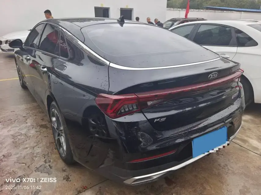 2020 KIA K5 thumbnail 3