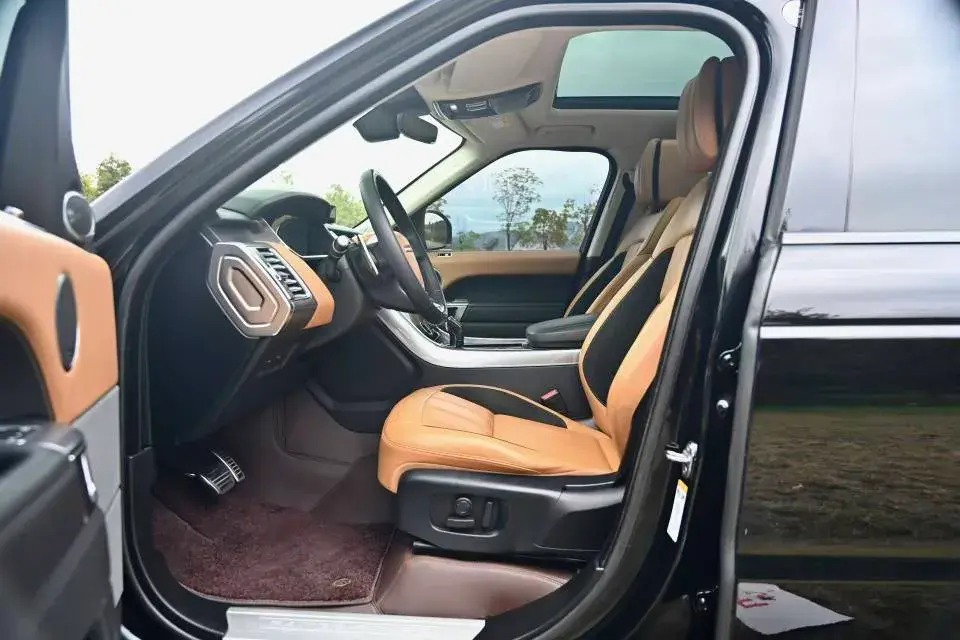 2018 LAND ROVER thumbnail 4