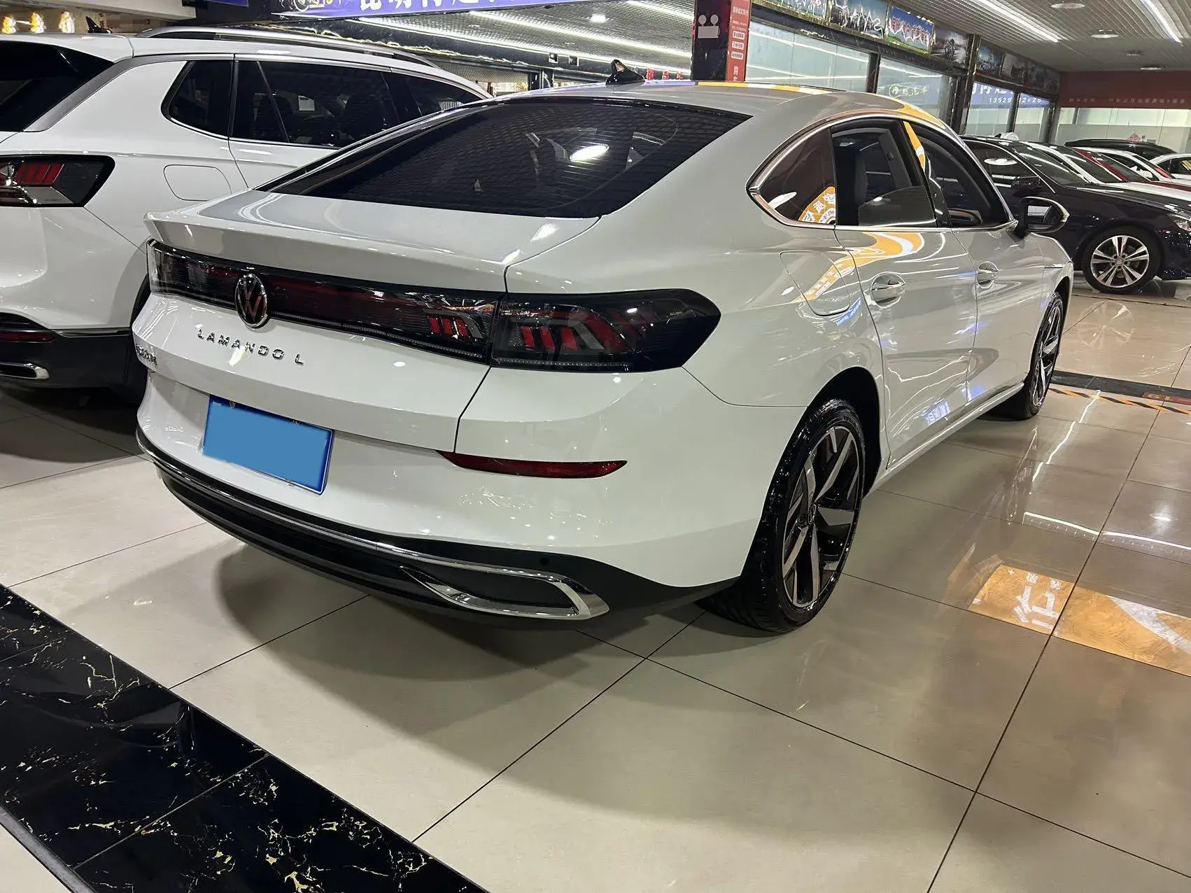 2024 VOLKSWAGEN LAMANDO thumbnail 4