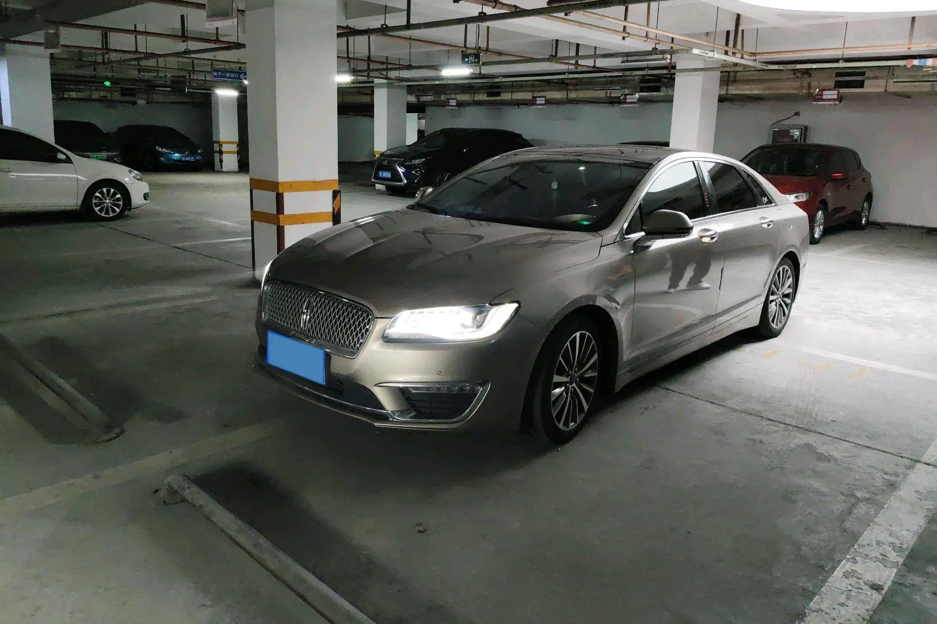 2019 LINCOLN MKZ view 1