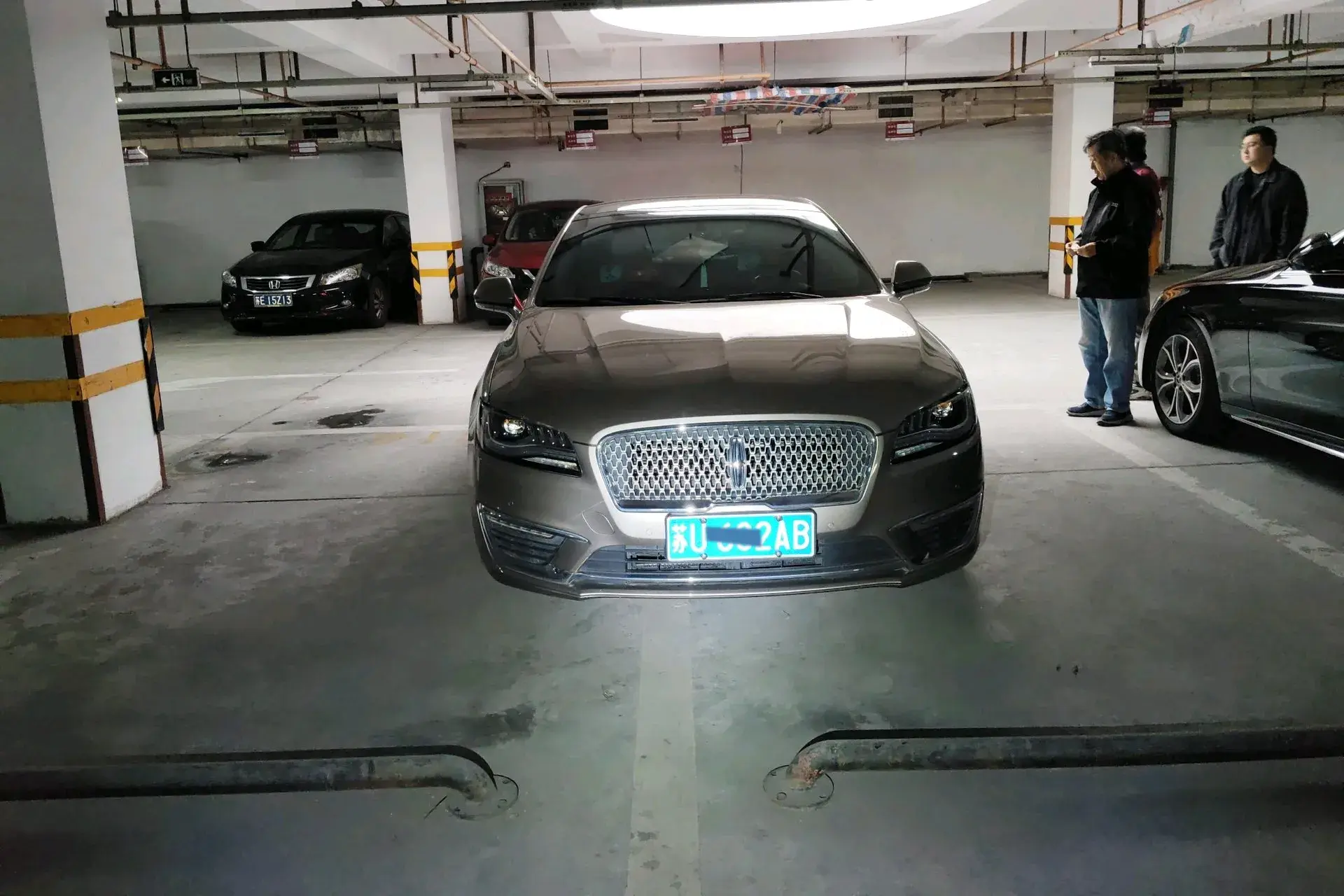 2019 LINCOLN MKZ thumbnail 3