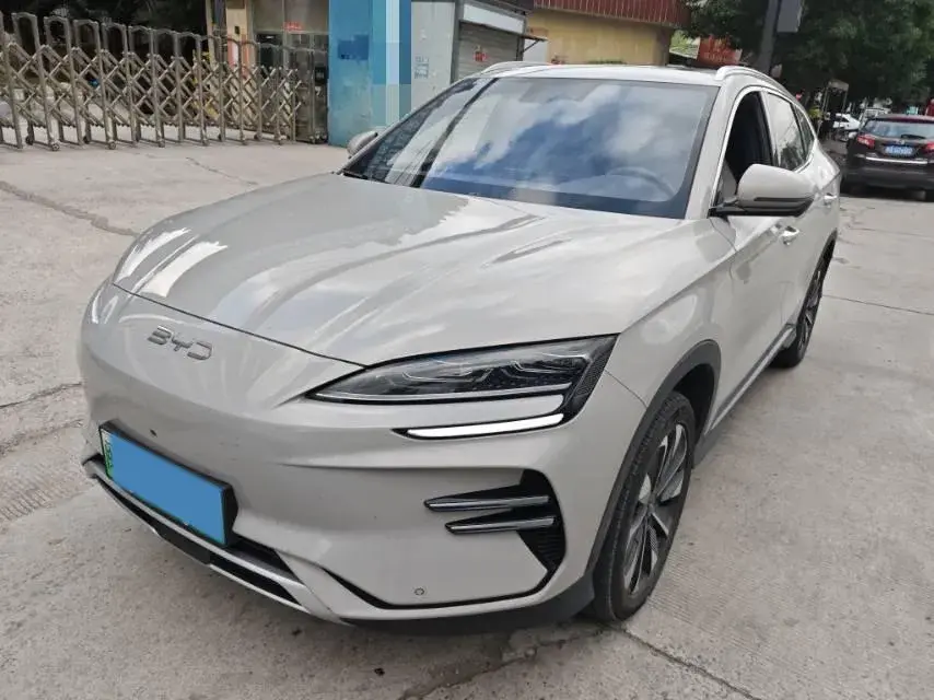 2024 BYD SONG view 1