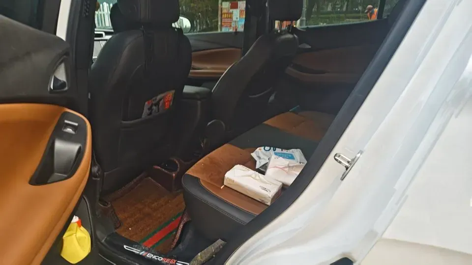 2020 Buick Encore GX 1.3T 165HP L3 CVT,autocango,china used car exporter,china ev exporter,chinese used car exporter,chinese used ev exporter