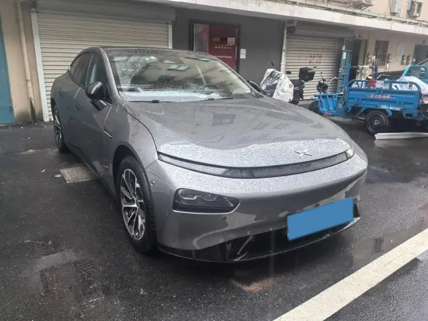 2020 XPENG P7 thumbnail 3