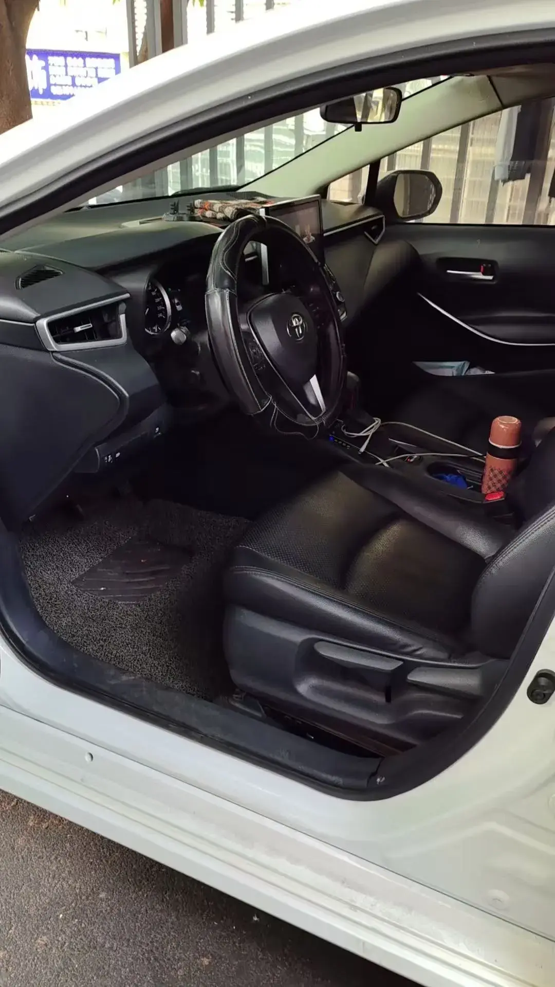 2019 TOYOTA COROLLA thumbnail 4