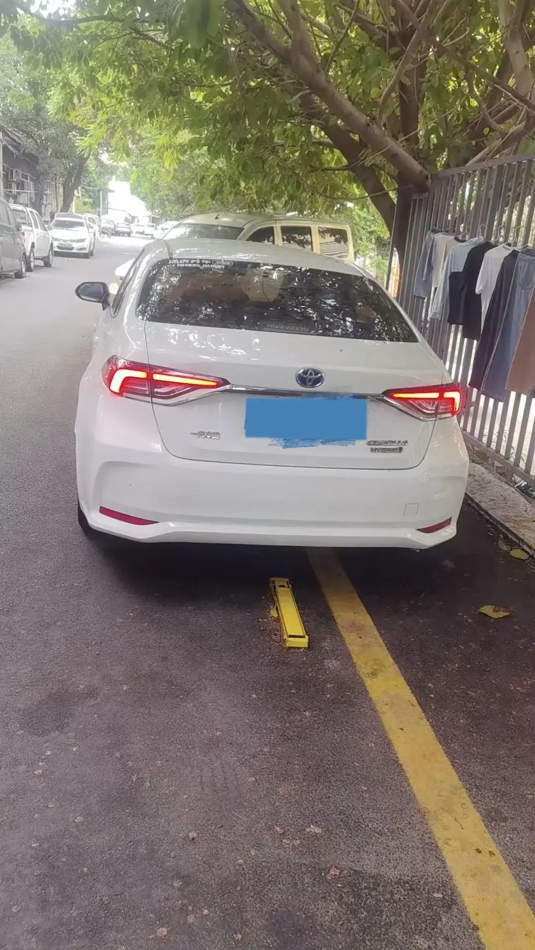 2019 TOYOTA COROLLA thumbnail 3