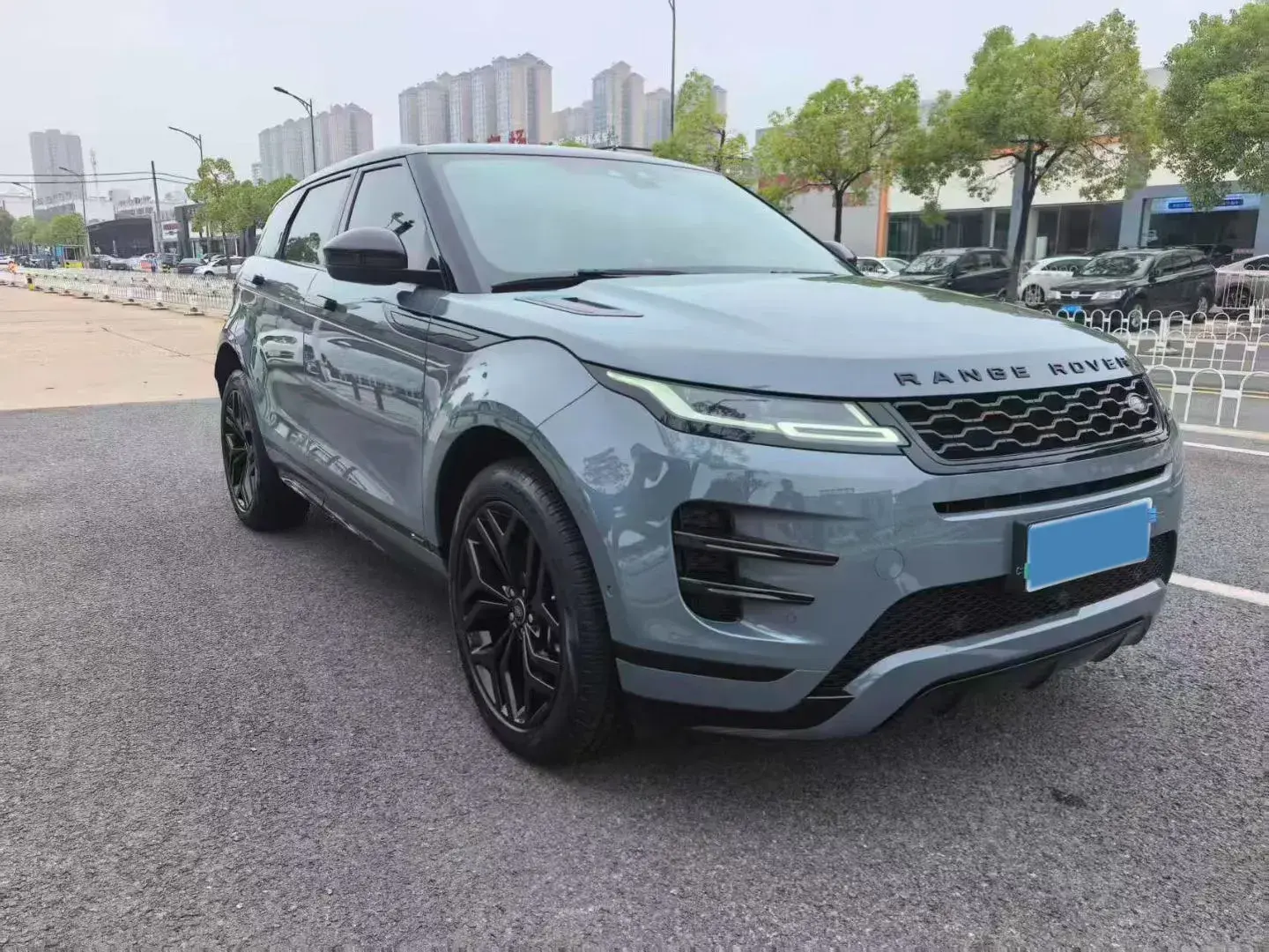 2021 LAND ROVER thumbnail 3