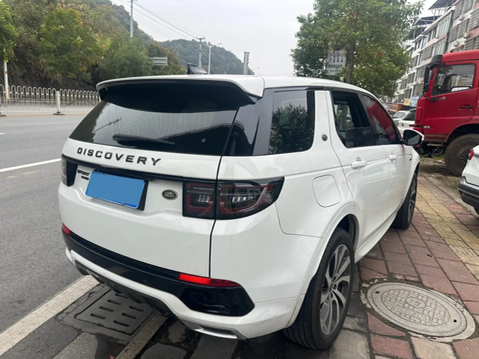 2020 LAND ROVER thumbnail 3