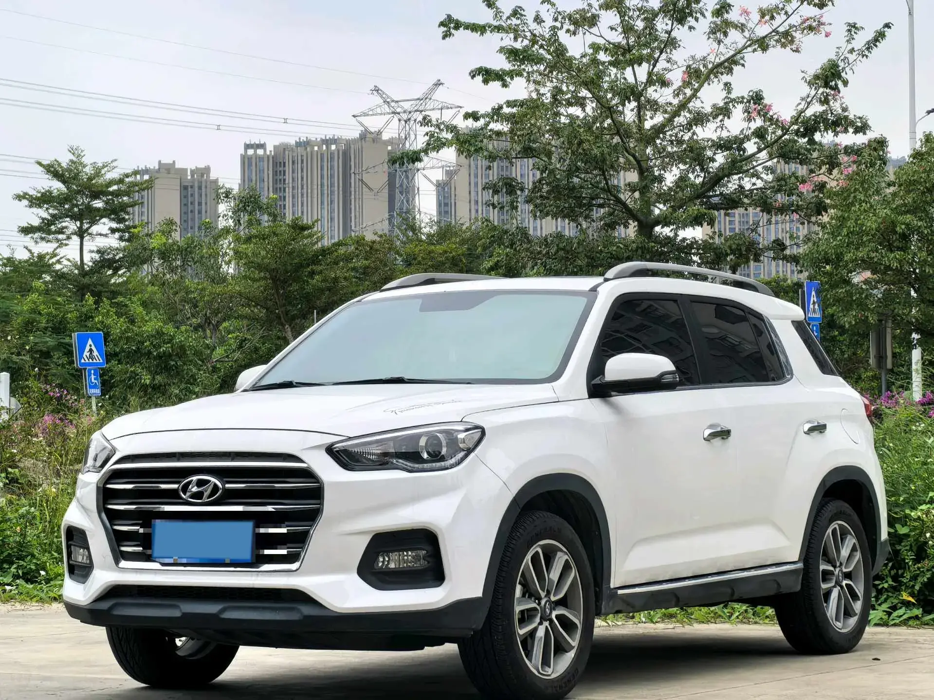 2019 HYUNDAI IX35 view 1