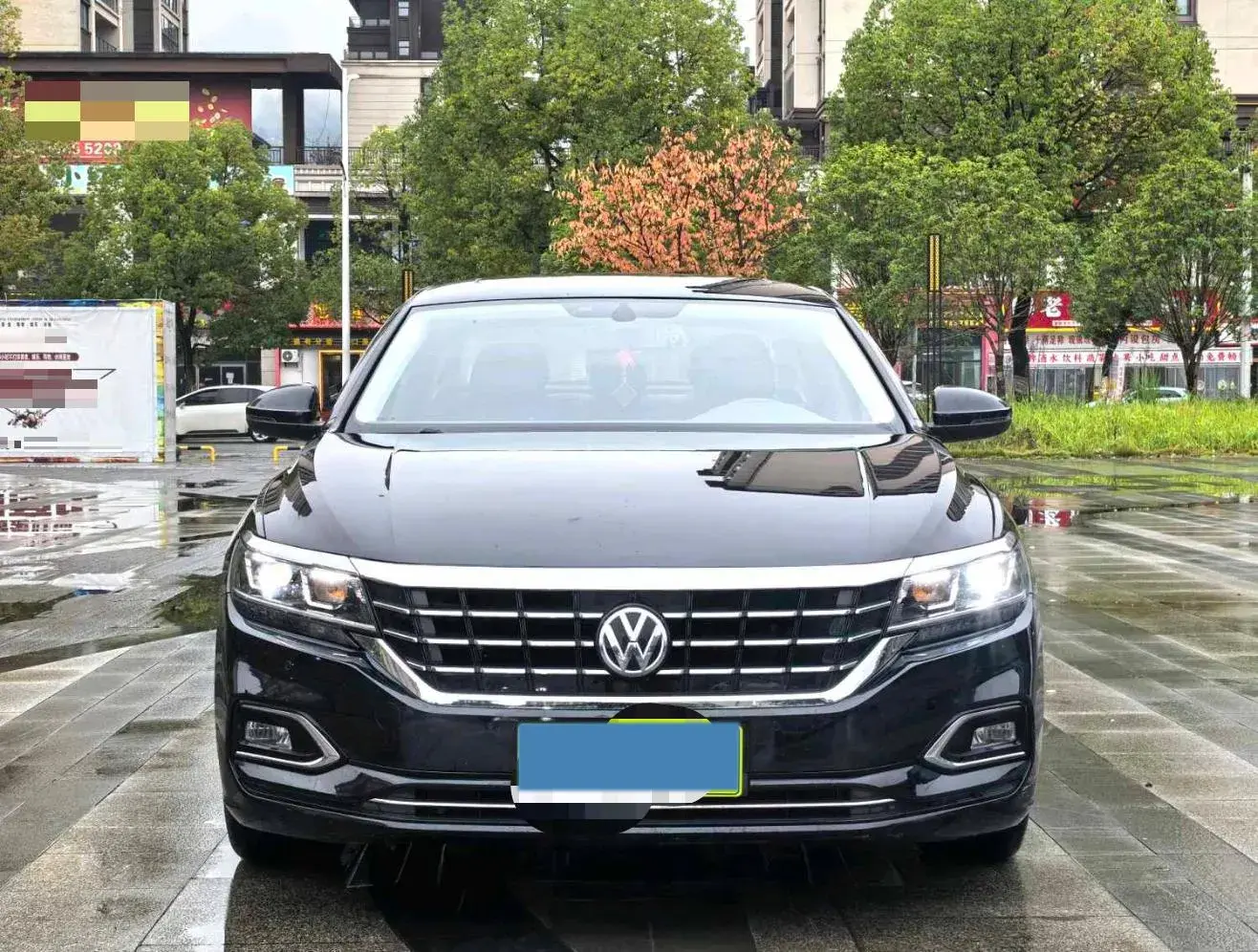 2019 VOLKSWAGEN PASSAT thumbnail 2