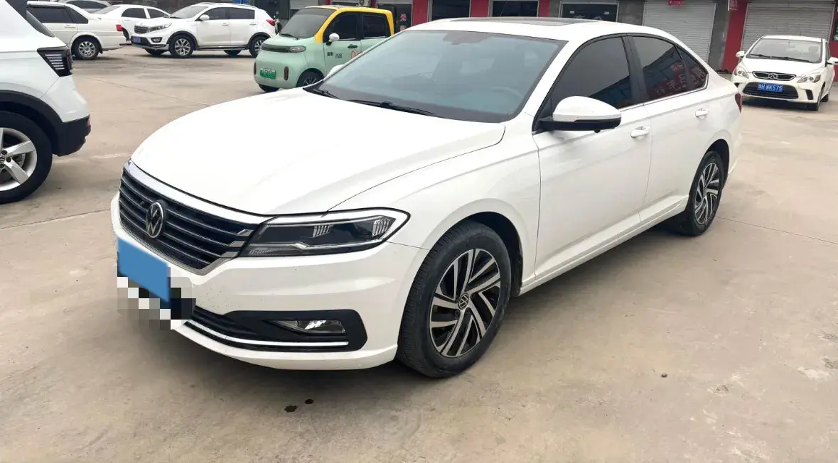 2021 VOLKSWAGEN LAVIDA view 1