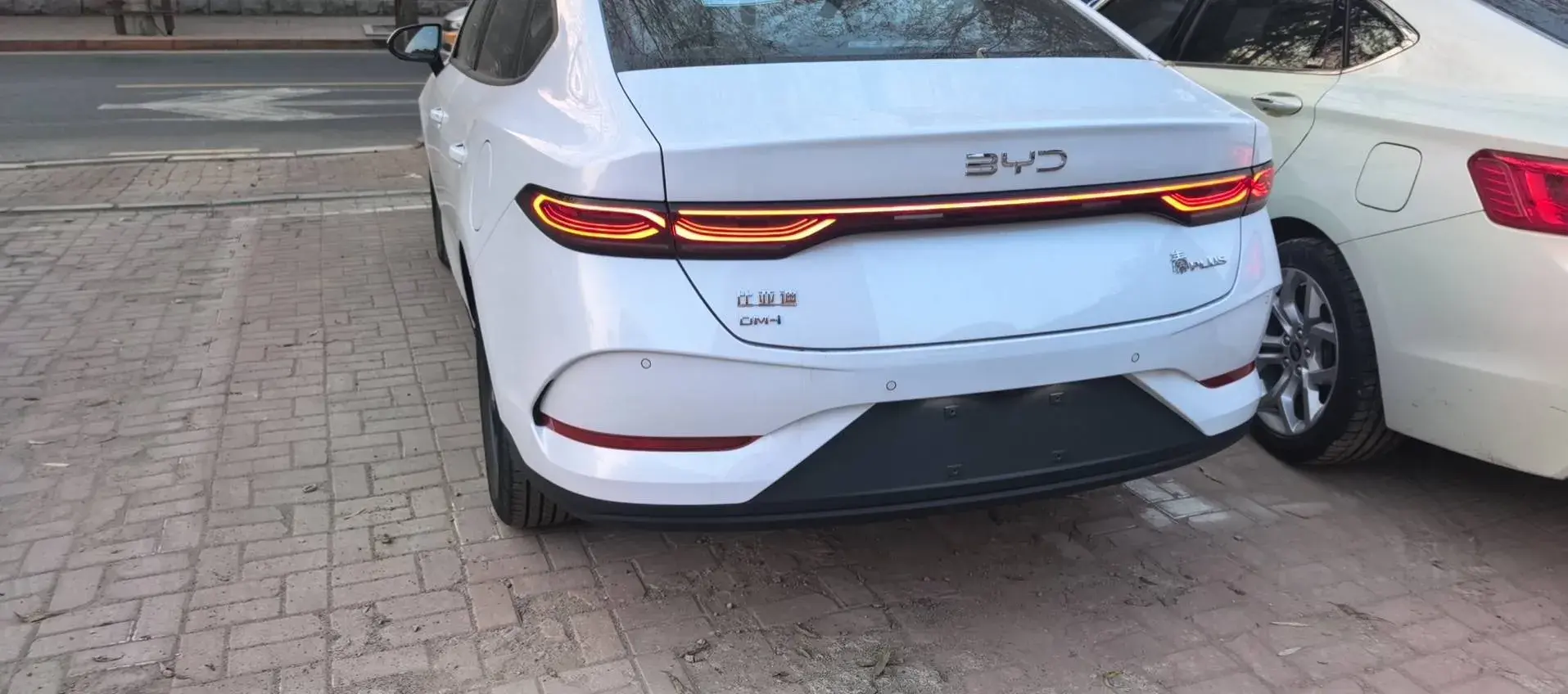 2025 BYD SEAL05 thumbnail 4