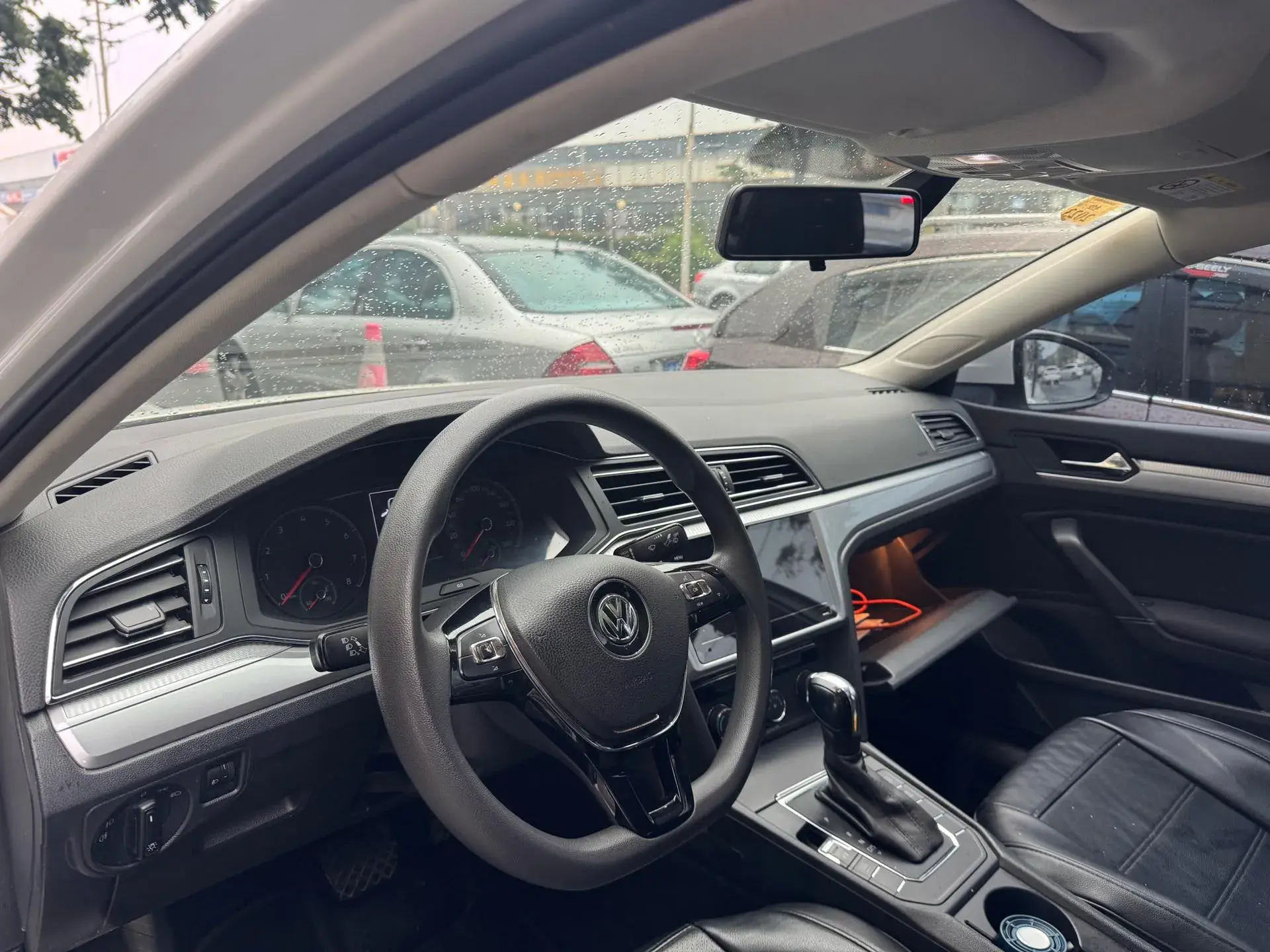 2021 VOLKSWAGEN LAMANDO thumbnail 4