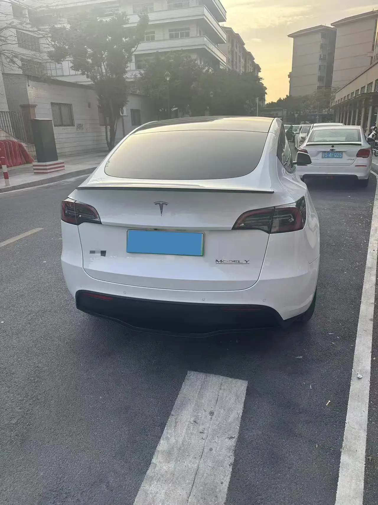 2022 TESLA MODEL thumbnail 4