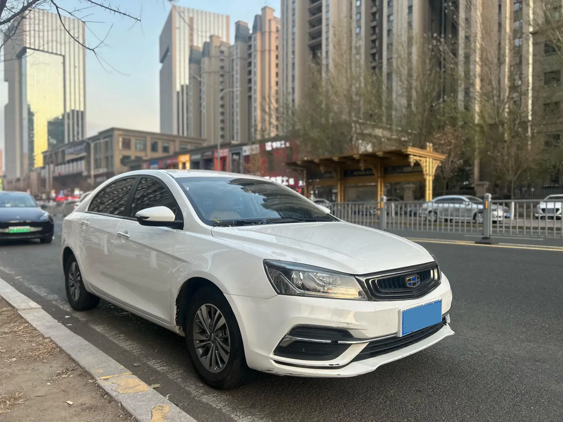 2018 GEELY EMGRAND thumbnail 3